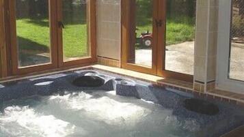Indoor spa tub