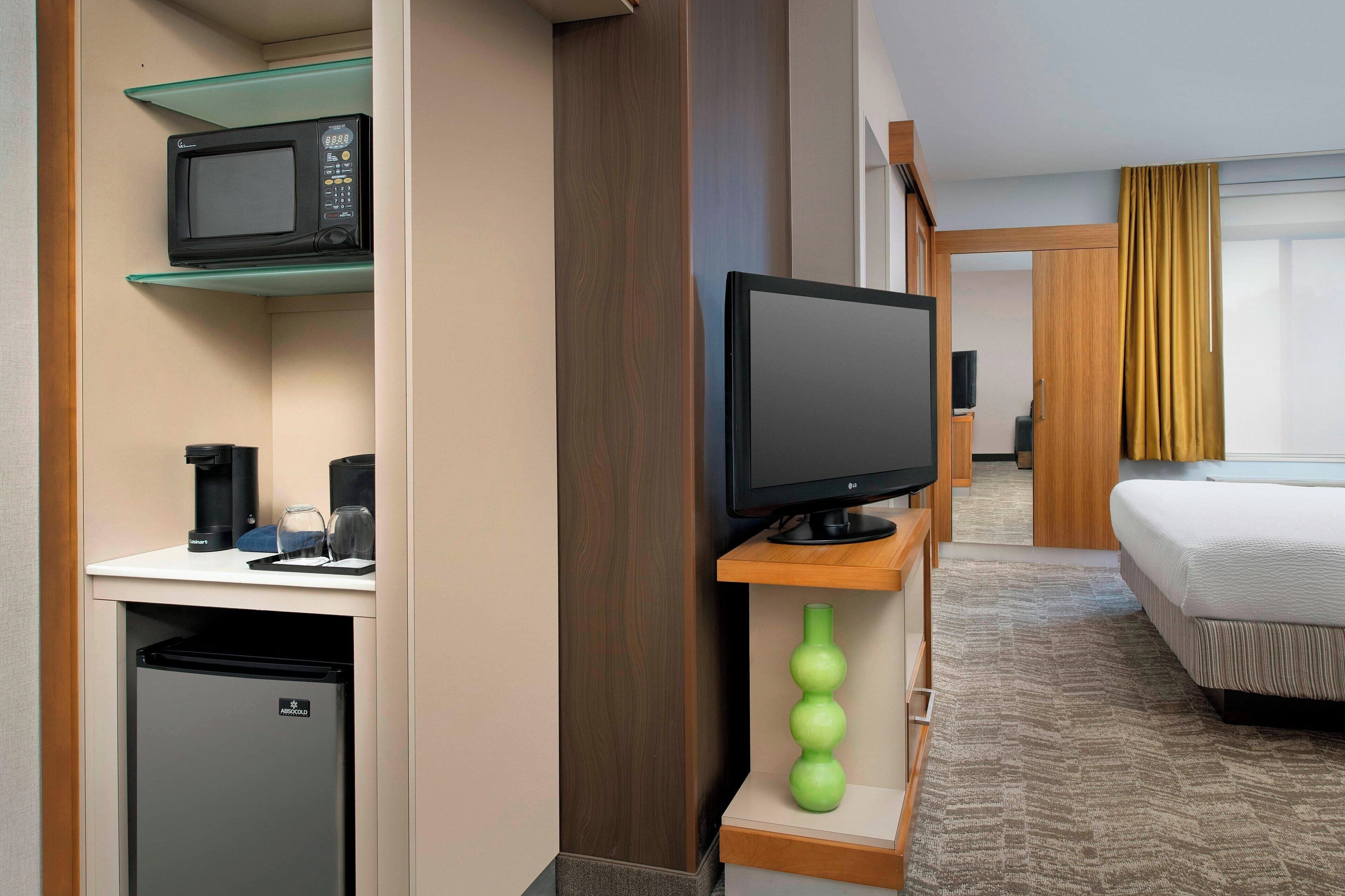 studio, 1 king bed with sofa bed, non smoking | down duvets, in-room safe, desk, blackout curtains