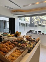 Ókeypis sjálfsafgreiðslumorgunverður daglega