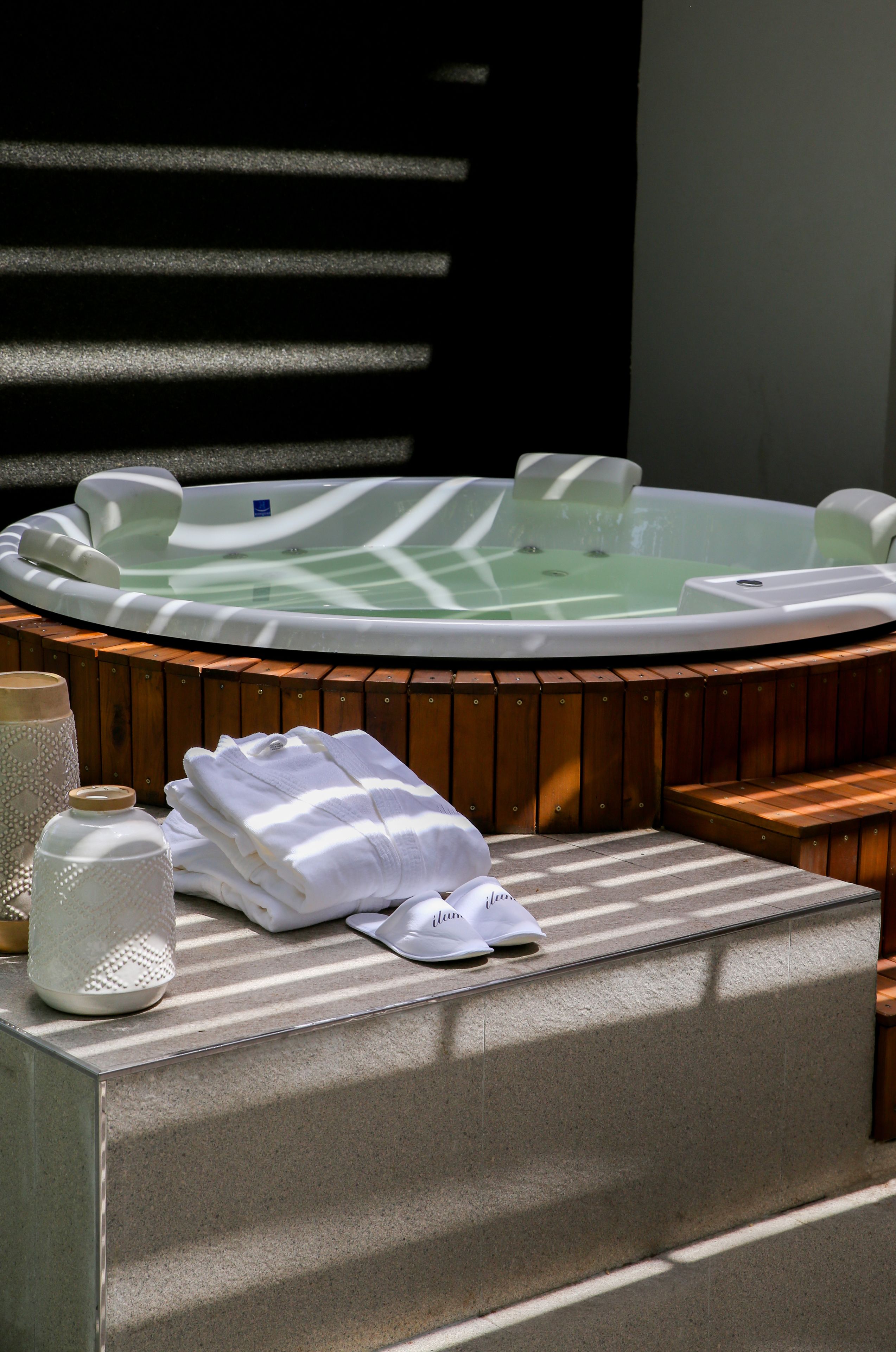 Deluxe Room | Private spa tub