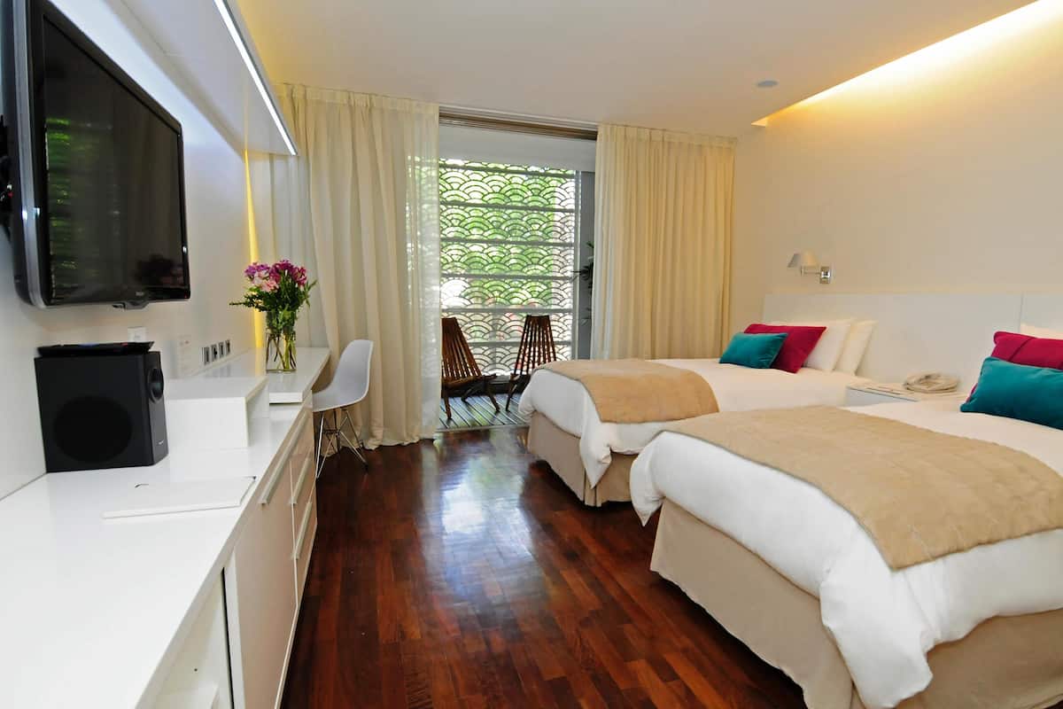 Premium bedding, pillowtop beds, minibar, in-room safe