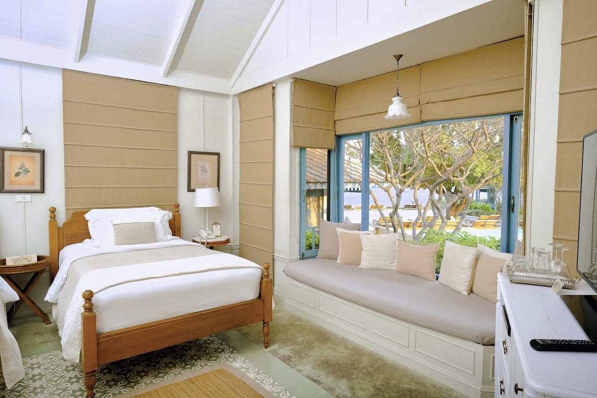 beach villa with partial sea view | free minibar, in-room safe, desk, blackout curtains