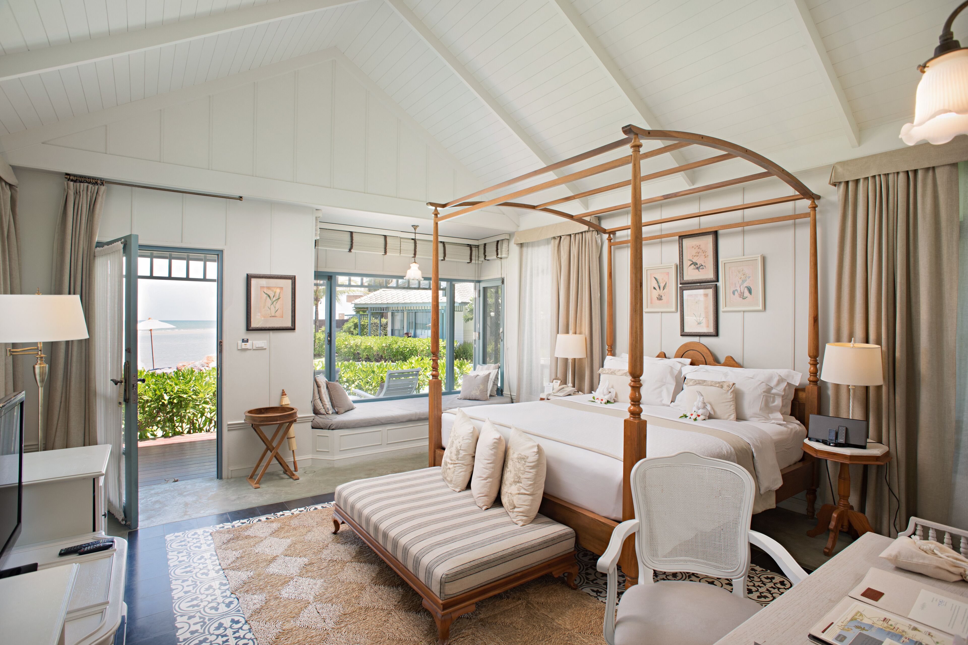 beachfront villa with sea view | free minibar, in-room safe, desk, blackout curtains