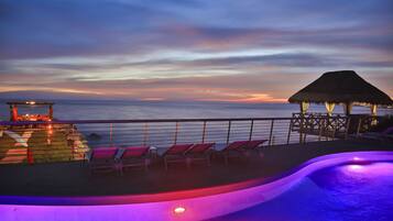 3 outdoor pools, open 7:00 AM to 9:00 PM, pool umbrellas, pool loungers