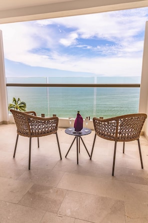 Superior Deluxe Ocean Front | Vista a la playa o el mar