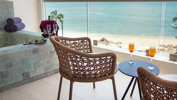 Deluxe Premium Ocean Front | Beach/ocean view