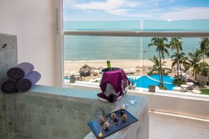 Deluxe Premium Ocean Front | Vista a la playa o el mar