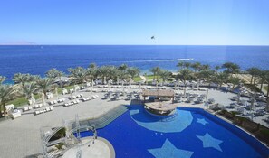 Habitación Deluxe, vista al mar | Camas con efecto memoria, minibar y caja de seguridad en la habitación 