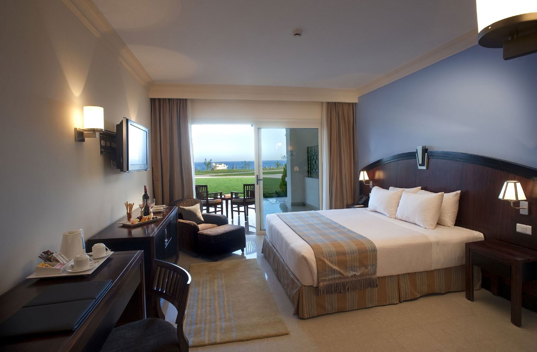 Memory foam beds, minibar, in-room safe, desk