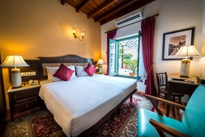 Courtyard Room | In-room safe, individually decorated, individually furnished, desk - Yeng Keng Hotel (George Town)