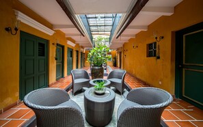 Lobby sitting area - Yeng Keng Hotel (George Town)