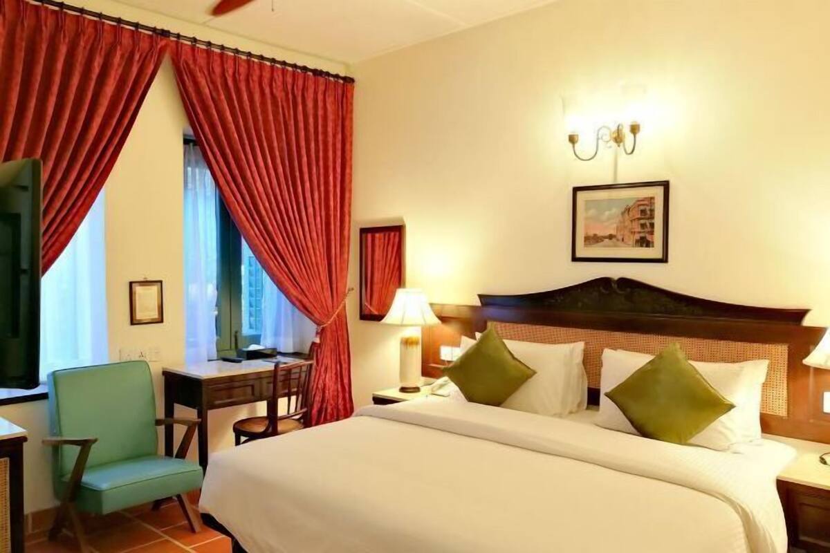 In-room safe, desk, blackout drapes, iron/ironing board (on request)