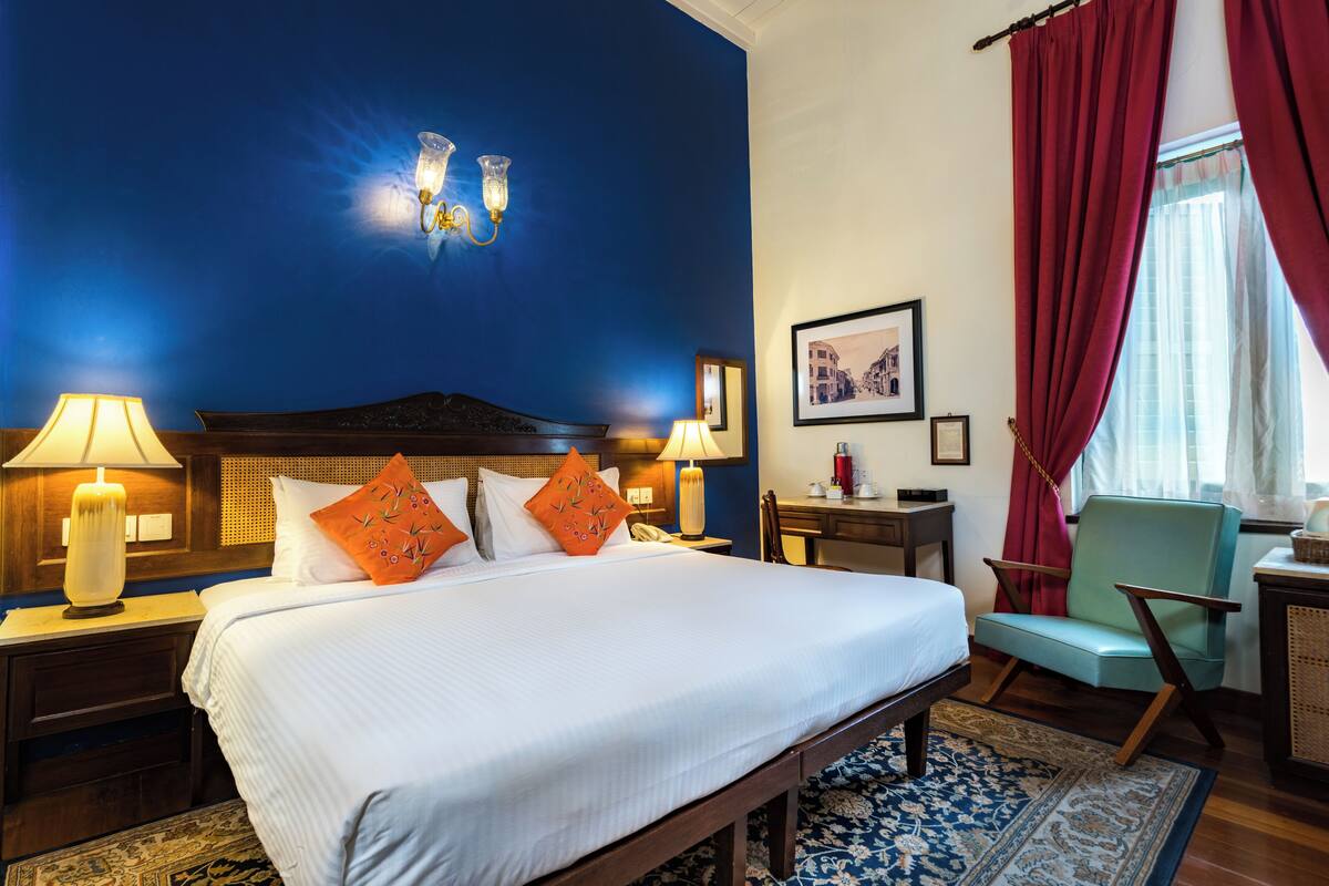 Mansion Deluxe | In-room safe, desk, blackout drapes, iron/ironing board (on request)
