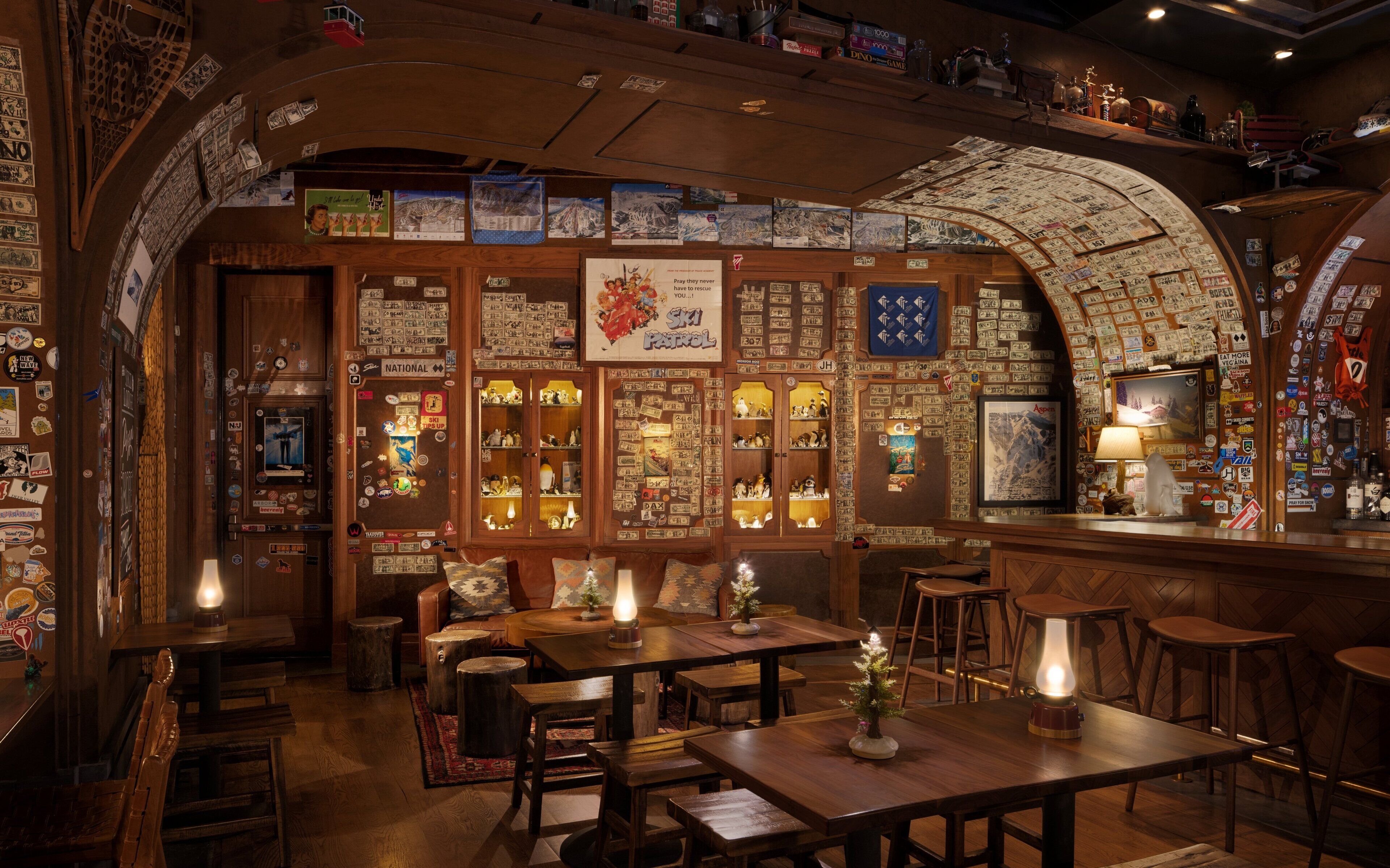 8 bars/lounges, 2 poolside bars