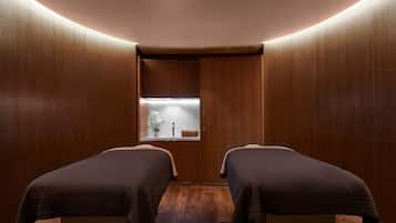 Salas para tratamentos a dois, sauna seca, banheira de hidromassagem