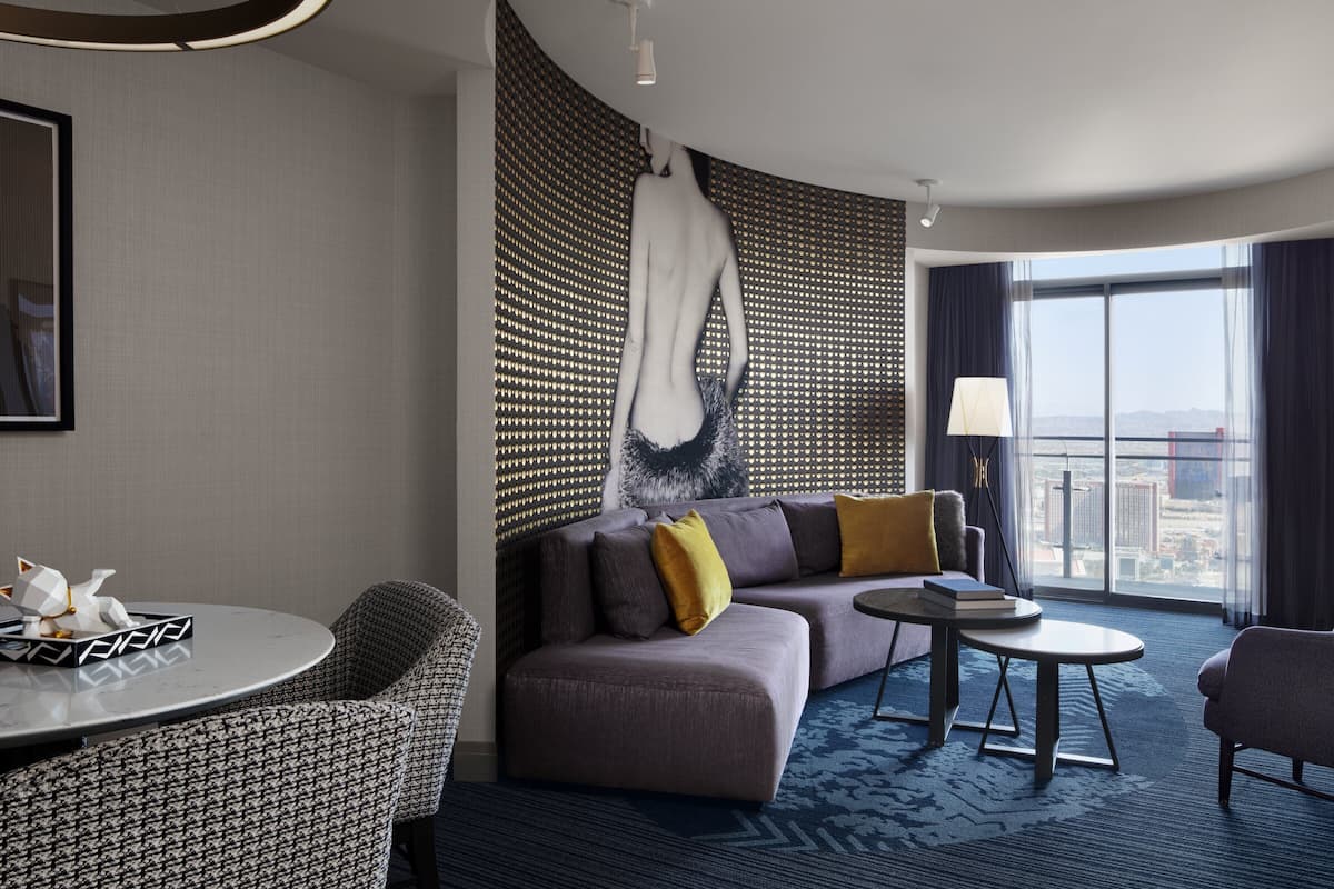 Terrace Suite Fountain View | Egyptian cotton sheets, premium bedding, down comforters, pillowtop beds