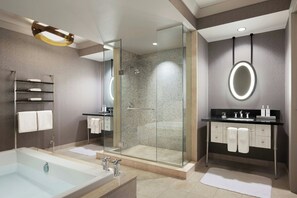 Free toiletries, hair dryer, bathrobes, slippers - The Cosmopolitan Of Las Vegas (Las Vegas)