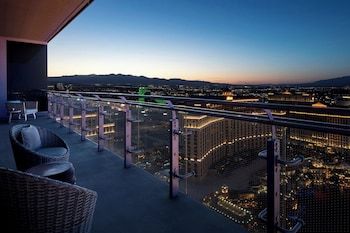 Egyptian cotton sheets, premium bedding, down comforters, pillowtop beds at The Cosmopolitan Of Las Vegas