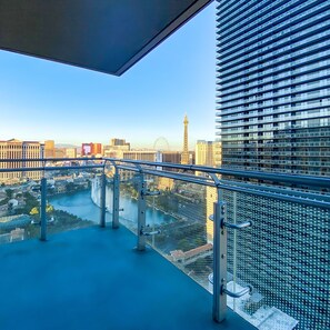 Suite, Terrasse (Wraparound,  Fountain View) | Terrasse/Patio