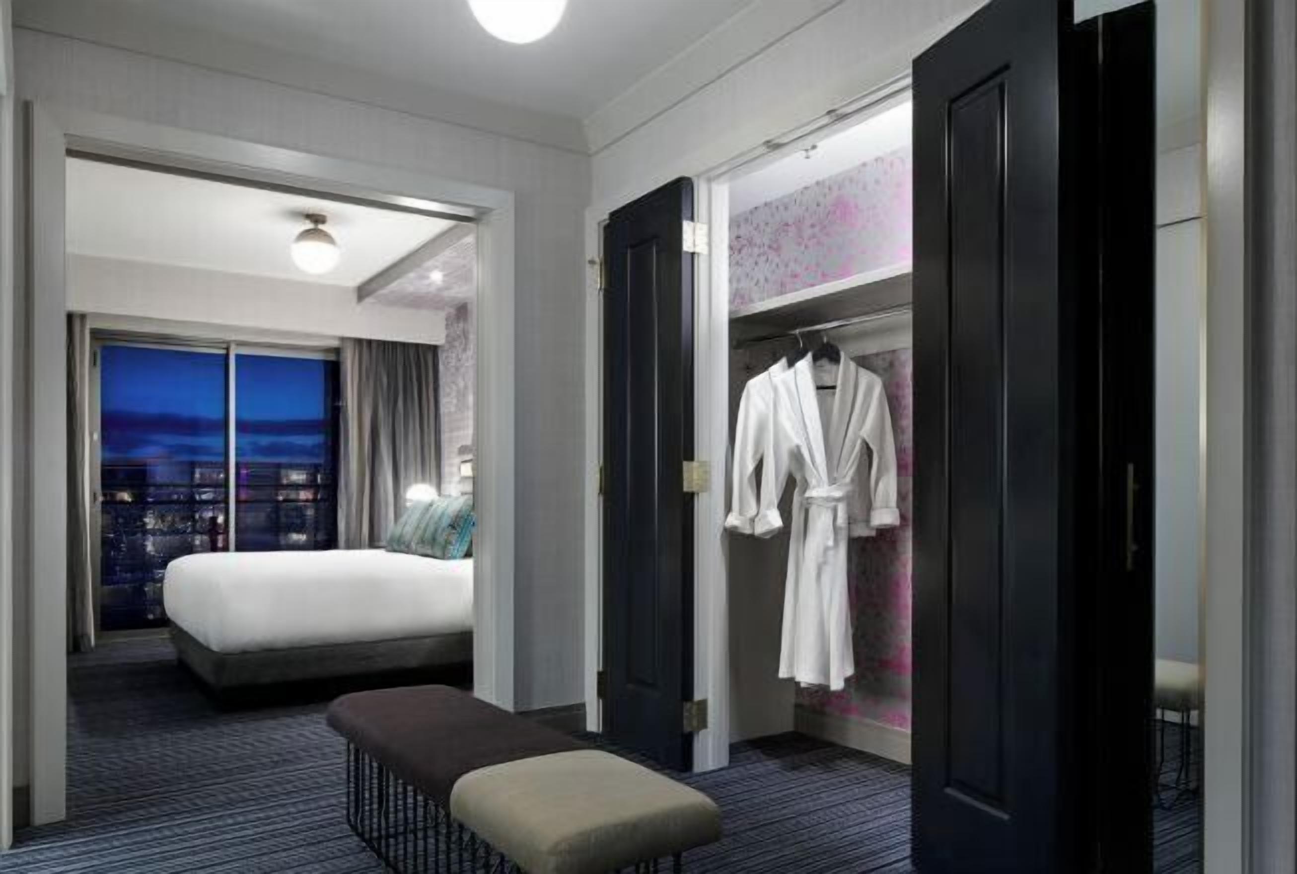 Egyptian cotton sheets, premium bedding, down comforters, pillowtop beds