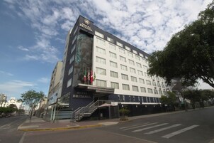 Fachada de la propiedad