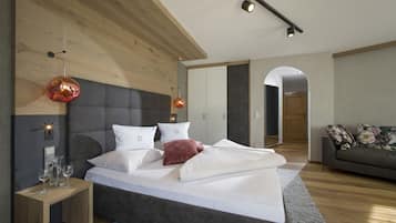 Suite, Mountain View (Minnie)