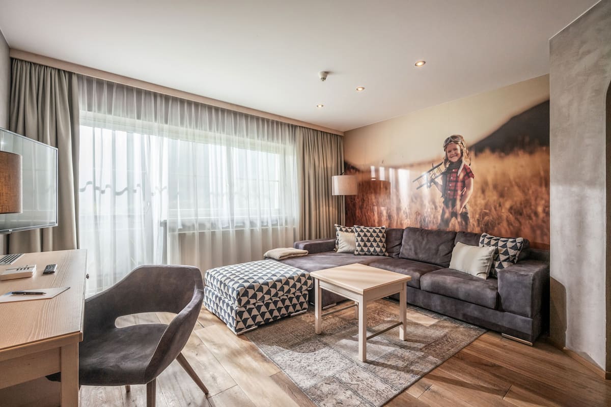 Suite (Dagobert) | Premium bedding, minibar, in-room safe, desk