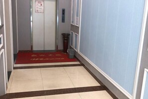 Interior - Super 8 Hotel (Shanghai Wujiaochang) (Shanghai)