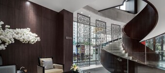 Minshan Lhasa Grand Hotel