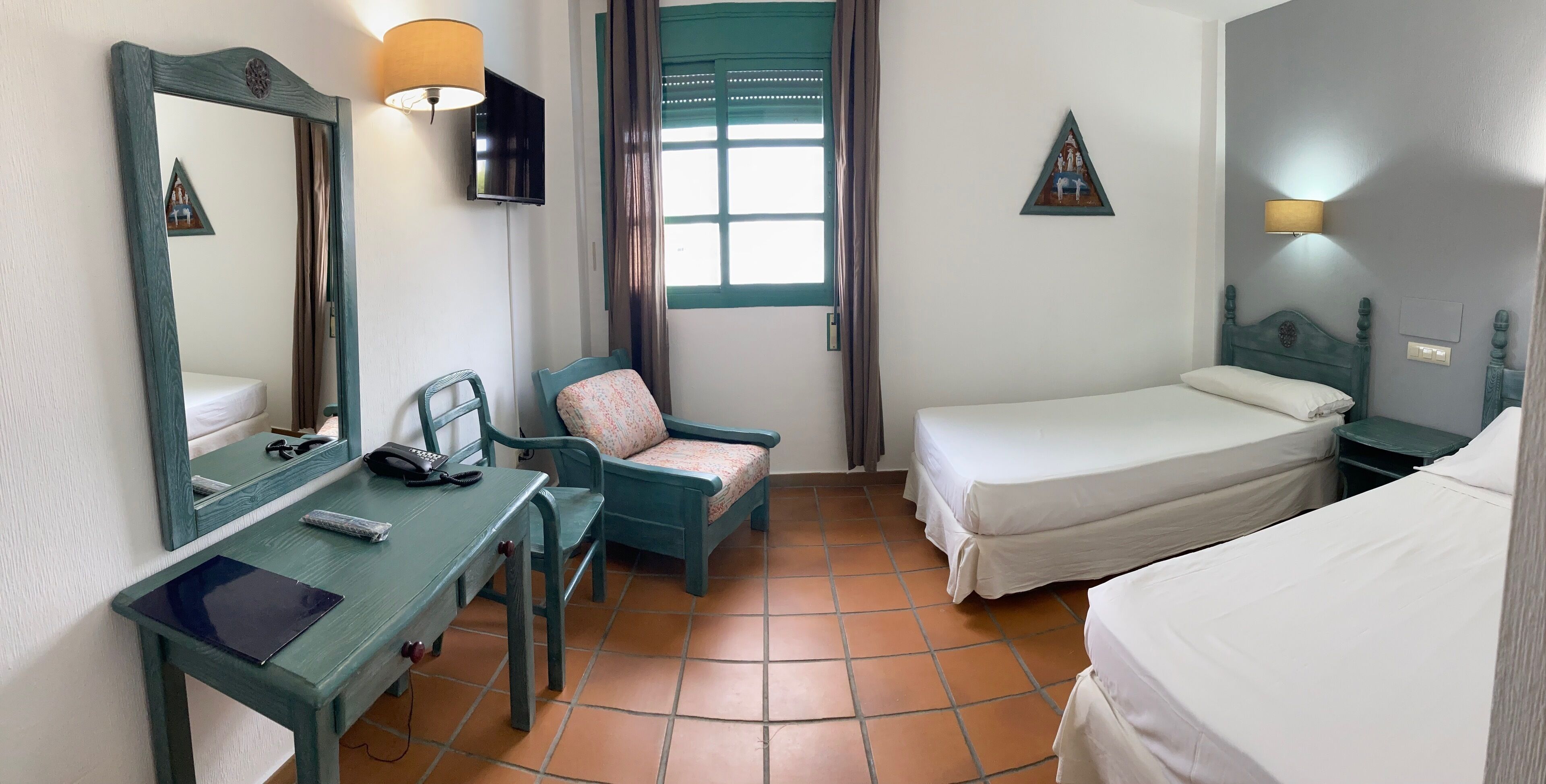 twin room | in-room safe, individually decorated, individually furnished, desk