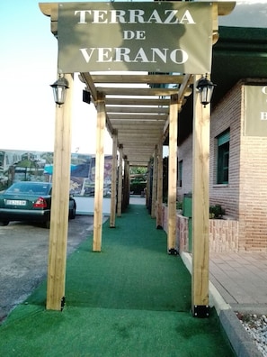 Outdoor banquet area - Hotel Almagro (Almagro)