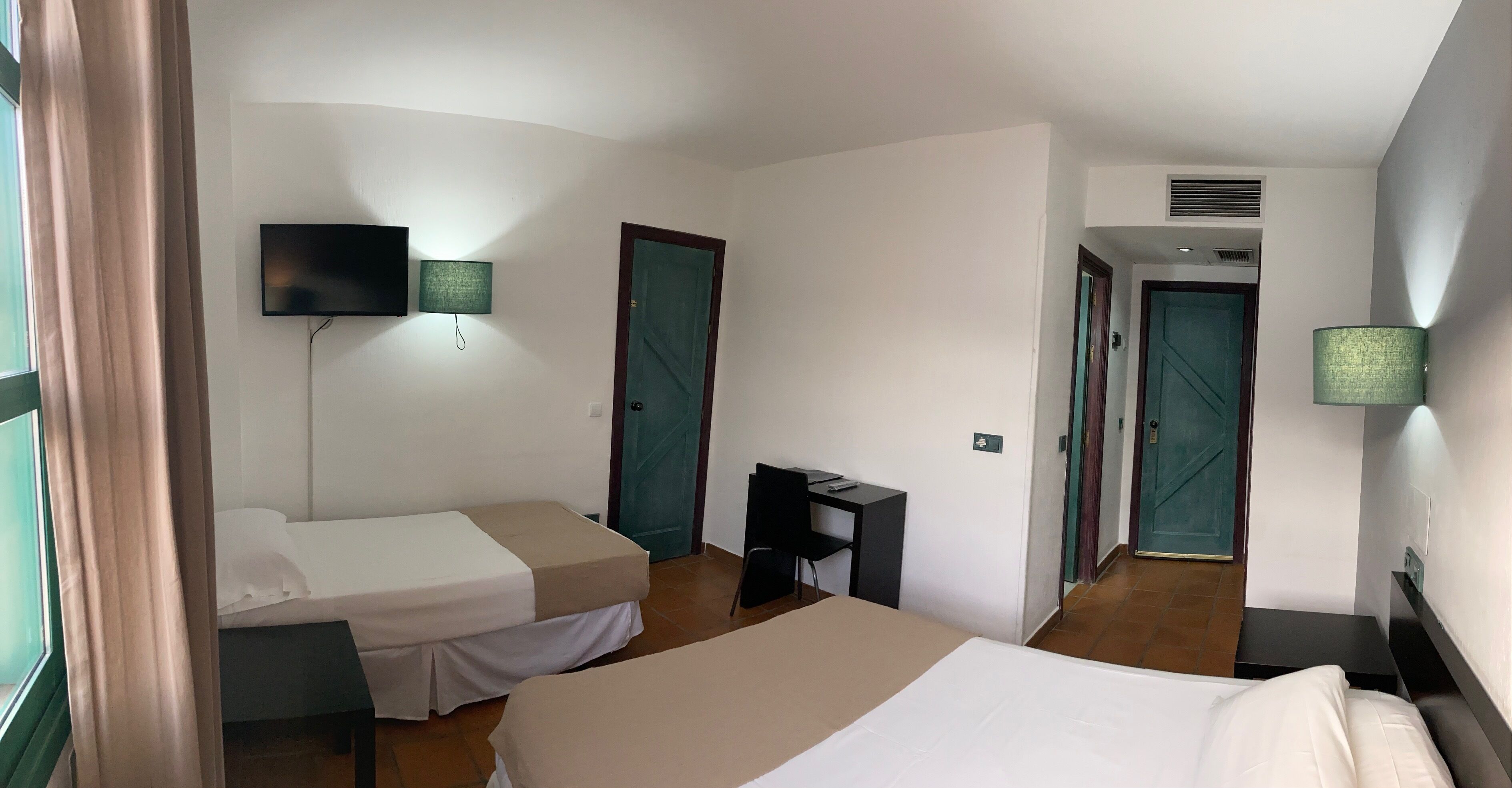 double room | in-room safe, individually decorated, individually furnished, desk