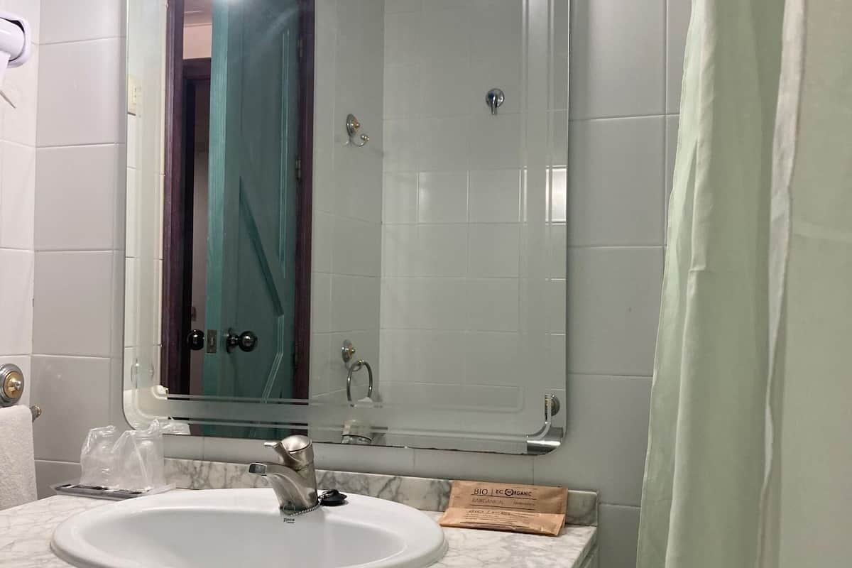 double room single use, 1 single bed | bathroom | free toiletries, hair dryer, bidet, towels