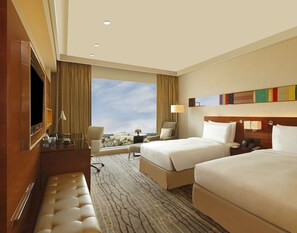 Premium bedding, minibar, in-room safe, desk - Hilton Chennai (Chennai)