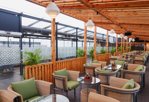 Terrace/patio - Hilton Chennai (Chennai)