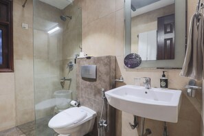 Deluxe Room | Bathroom