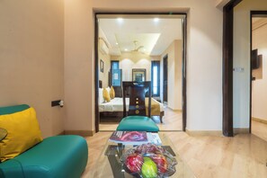 Suite room with kitchenette | Roupas de cama premium, camas com colchões pillow-top