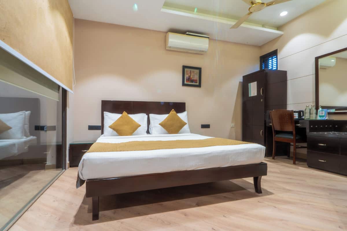 Suite room with kitchenette