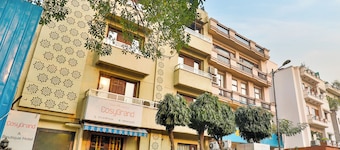 Cosy Grand @Chanakyapuri by The Cosy Hotels