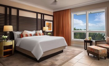 Room, 3 Bedrooms (with Den, Gulf Front) | In-room safe, free WiFi, bed sheets at The Residences at Siesta Key Beach by Hyatt Vacation Club