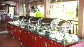 Desayuno a la carta (VND 300000 por persona)