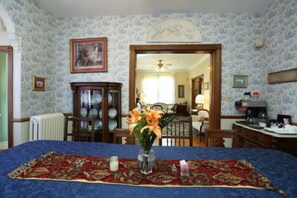 Free daily full breakfast  - Beauclaires Bed & Breakfast Inn (Cape May)