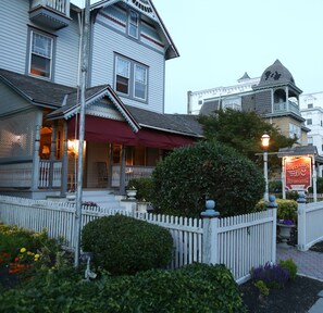 Exterior - Beauclaires Bed & Breakfast Inn (Cape May)