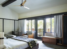 Standard Double Room, 2 Queen Beds | Hypo-allergenic bedding, in-room safe, desk, laptop workspace