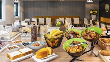 Daily buffet breakfast (EUR 12 per person)