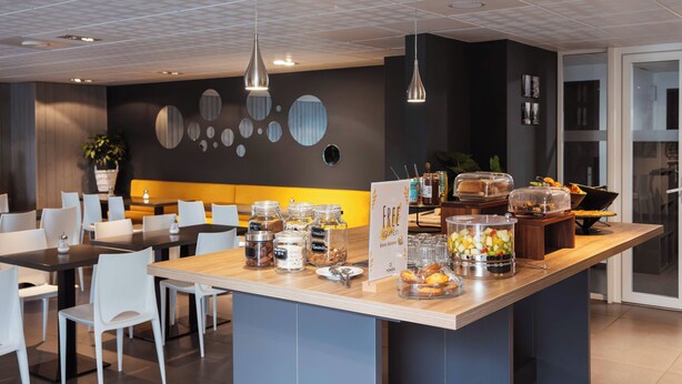 Daily buffet breakfast for a fee - Ténéo Apparthotel Bordeaux Merignac - Aeroport (Merignac)