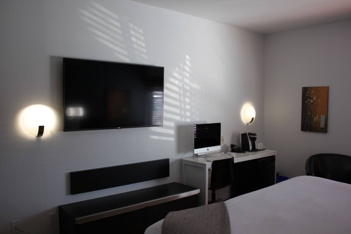 In-room safe, desk, iron/ironing board, free WiFi