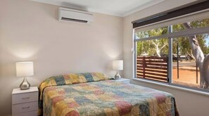 Deluxe 1 Bedroom Cabin | Iron/ironing board, bed sheets, wheelchair access - Discovery Parks - Pilbara, Karratha (Baynton)