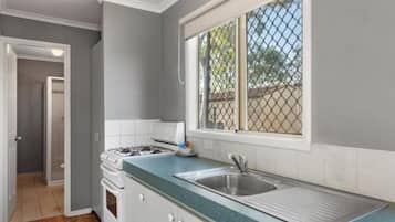 Superior Cabin - Sleeps 4 - Pet Friendly | Private kitchen