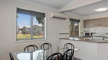 Baita (Deluxe 2 Bedroom Cabin) | Pasti in camera